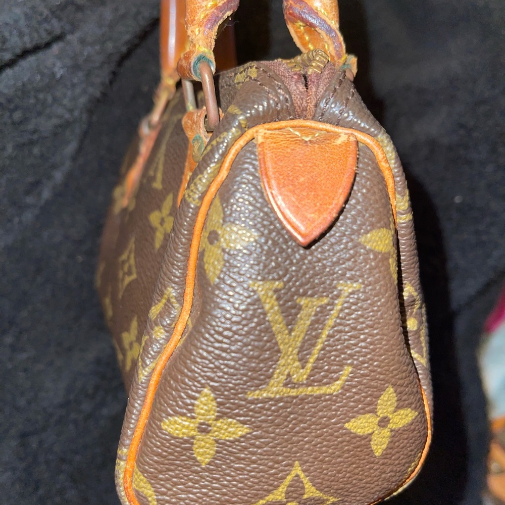 Authentic Louis Vuitton mini speedy bag - Picture 3 of 11